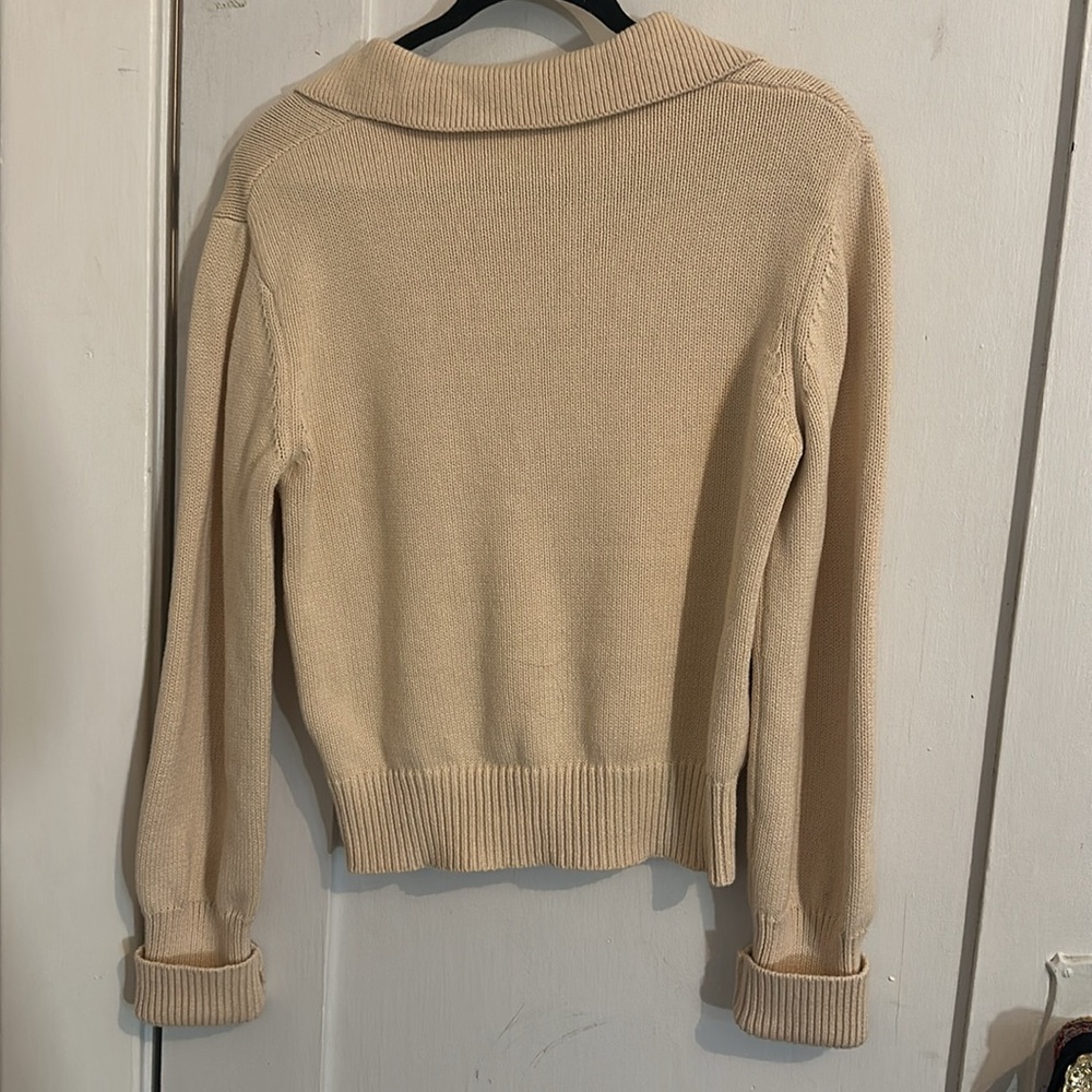 Commense Collared V-Neck Sweater - Picture 3 of 4